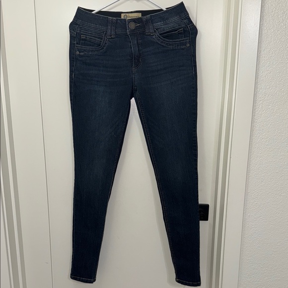 Democracy Jeans Size  2 Ab Technology Skinny Stretch Denim Slimming Booty Lift - Picture 1 of 12